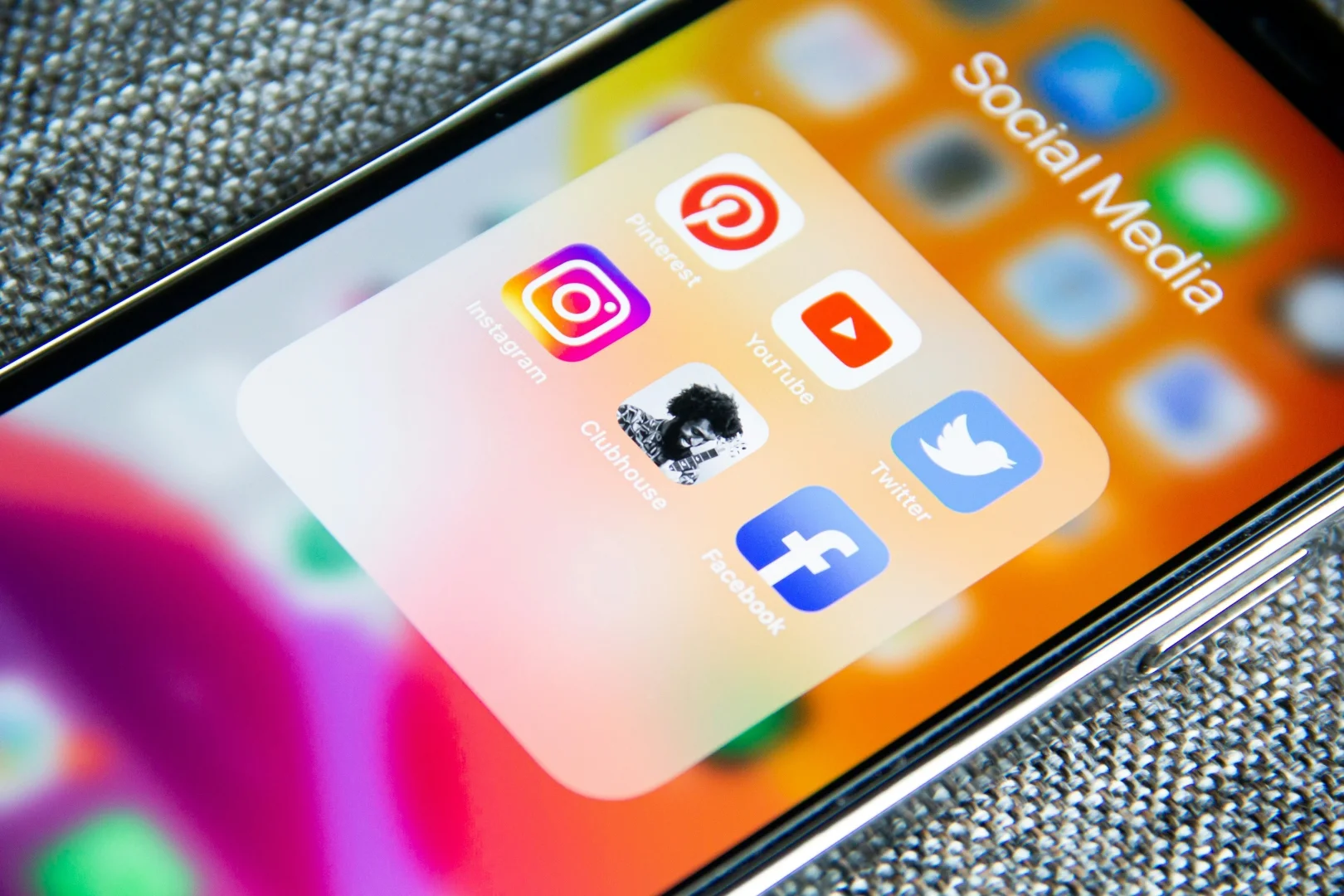 Redaktionsplan für Social-Media-Posts mit DAST Media